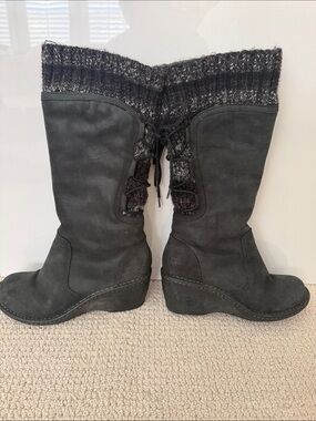UGG Gray Knit-Trim Mid-Calf Wedge Boots size 7